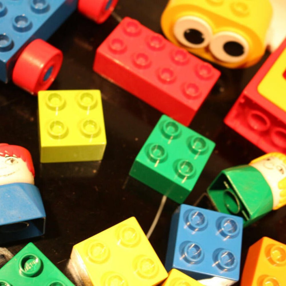 Lego Bright Multi-Color Building Brick Lot - Picture 9 of 9